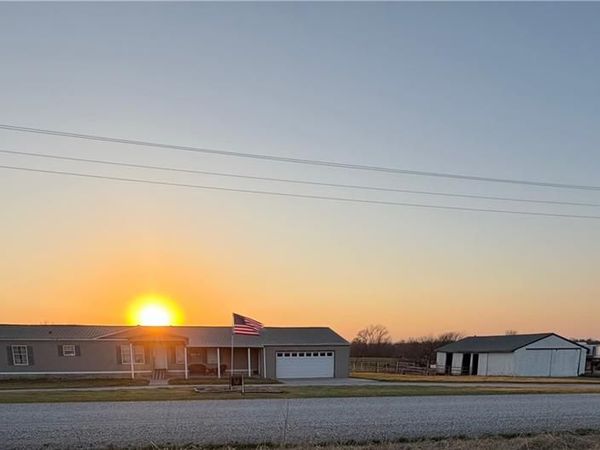 74 SW 1421st Road, Holden, MO 64040