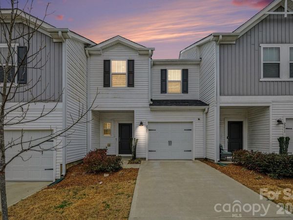 2207 Belterra Drive , Charlotte, NC 28216