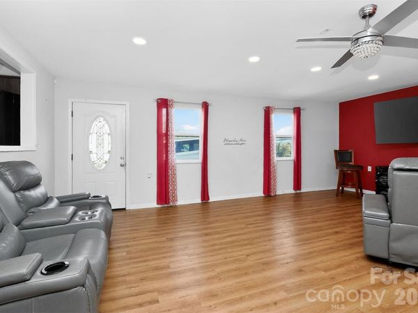 5525 Alpine Lane , Charlotte, NC 28269