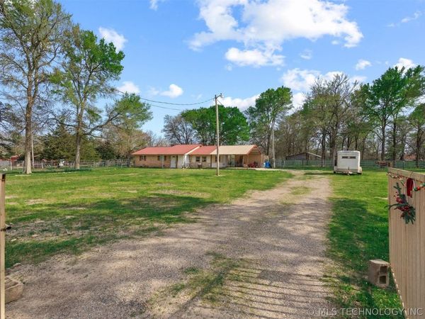 2628 E 2064 Road , Hugo, OK 74743