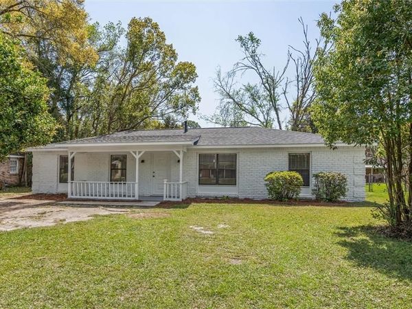 513 Holiday Avenue, Chickasaw, AL 36611