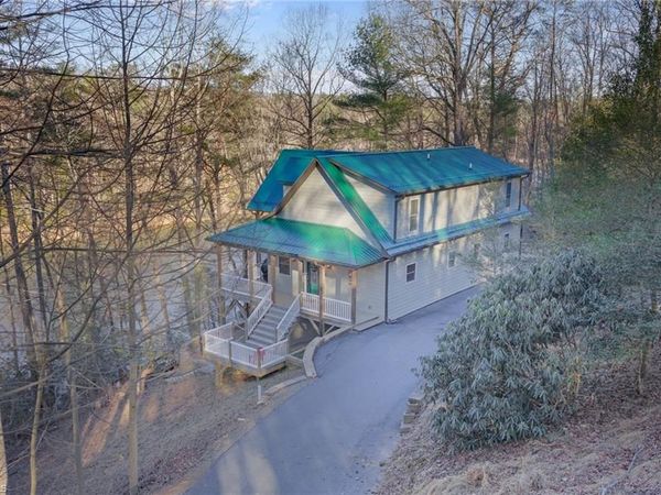 490 Blue Heron Lane , Wilkesboro, NC 28697