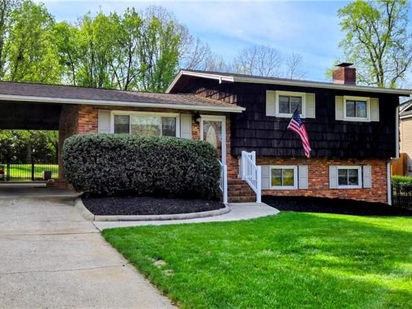 105 Mendenhall Road , Jamestown, NC 27282