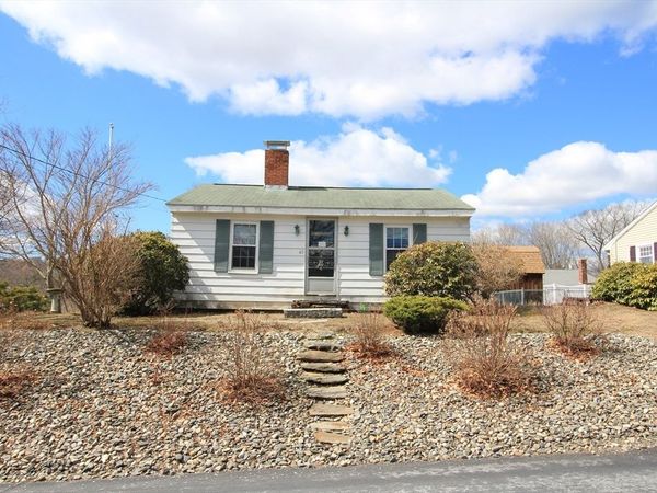 40 Marshall Rd, Fitchburg, MA 01420
