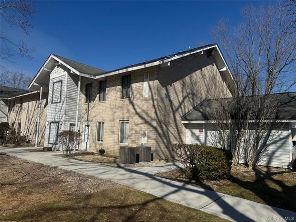 26 Redwood Court , Unit R26, Coram, NY 11727