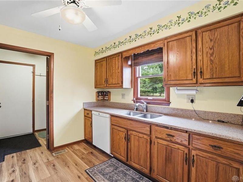 1565 Kingsway Drive, Beavercreek Township, OH 45385 Photo 14