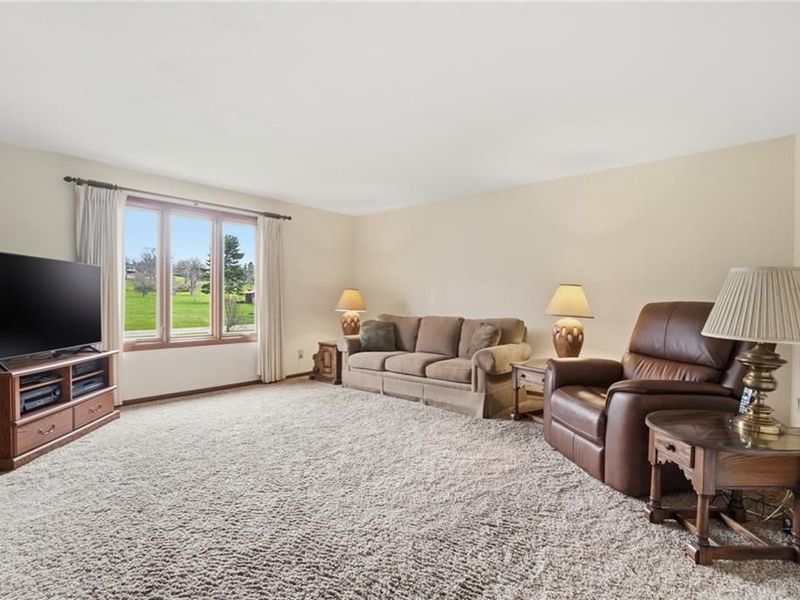 1565 Kingsway Drive, Beavercreek Township, OH 45385 Photo 3