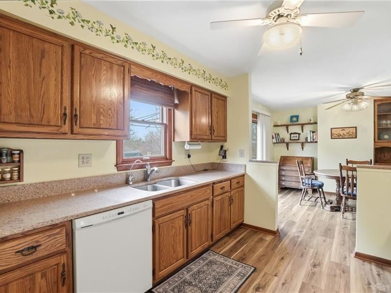 1565 Kingsway Drive, Beavercreek Township, OH 45385 Photo 4