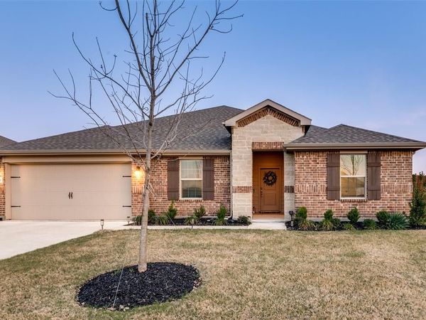 1242 Slate Avenue, Cedar Hill, TX 75104