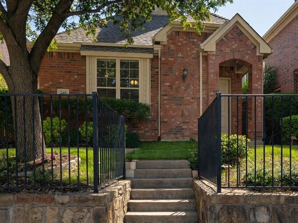 240 Carrington Lane , Lewisville, TX 75067