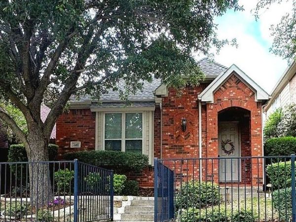 240 Carrington Lane, Lewisville, TX 75067