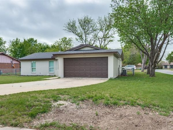 1600 Briar Run, Benbrook, TX 76126