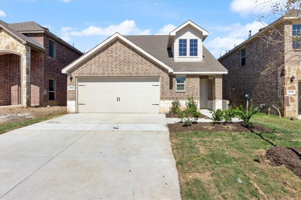 3902 Oak Creek Circle, Denison, TX 75020 Main Photo