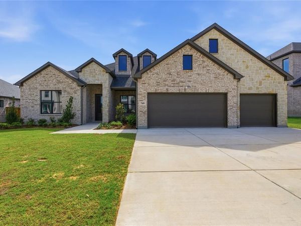 709 Anne Road, Van Alstyne, TX 75495
