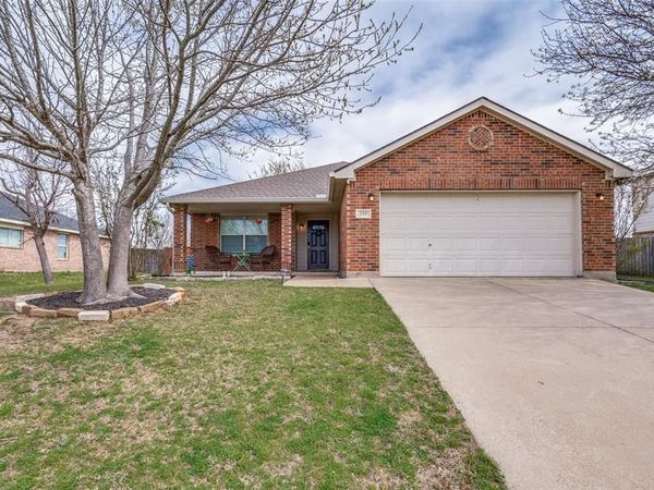 223 Gayleh Lane, Waxahachie, TX 75165