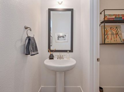 1707 17th St, Sacramento, CA 95811 Photo