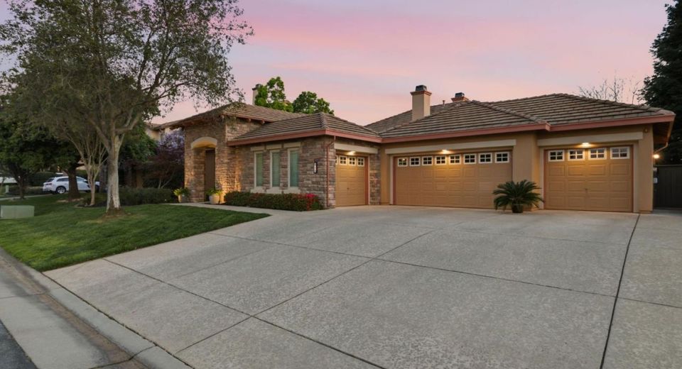 421 Fuente Pl, Lincoln, CA 95648 Photo