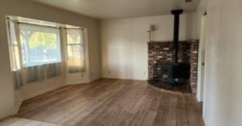 902 W 2nd St, Lincoln, CA 95648 Photo