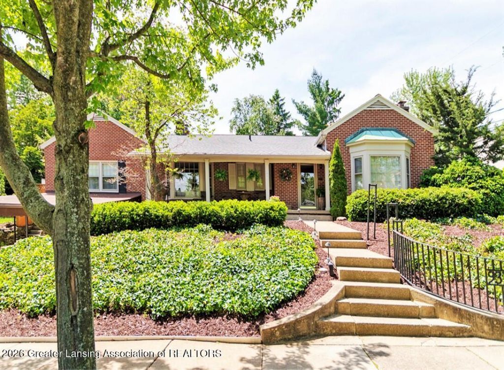 937 Roxburgh Avenue, East Lansing, MI 48823 Main Photo