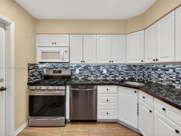 2543 Liberty St, Hollywood, FL 33020
