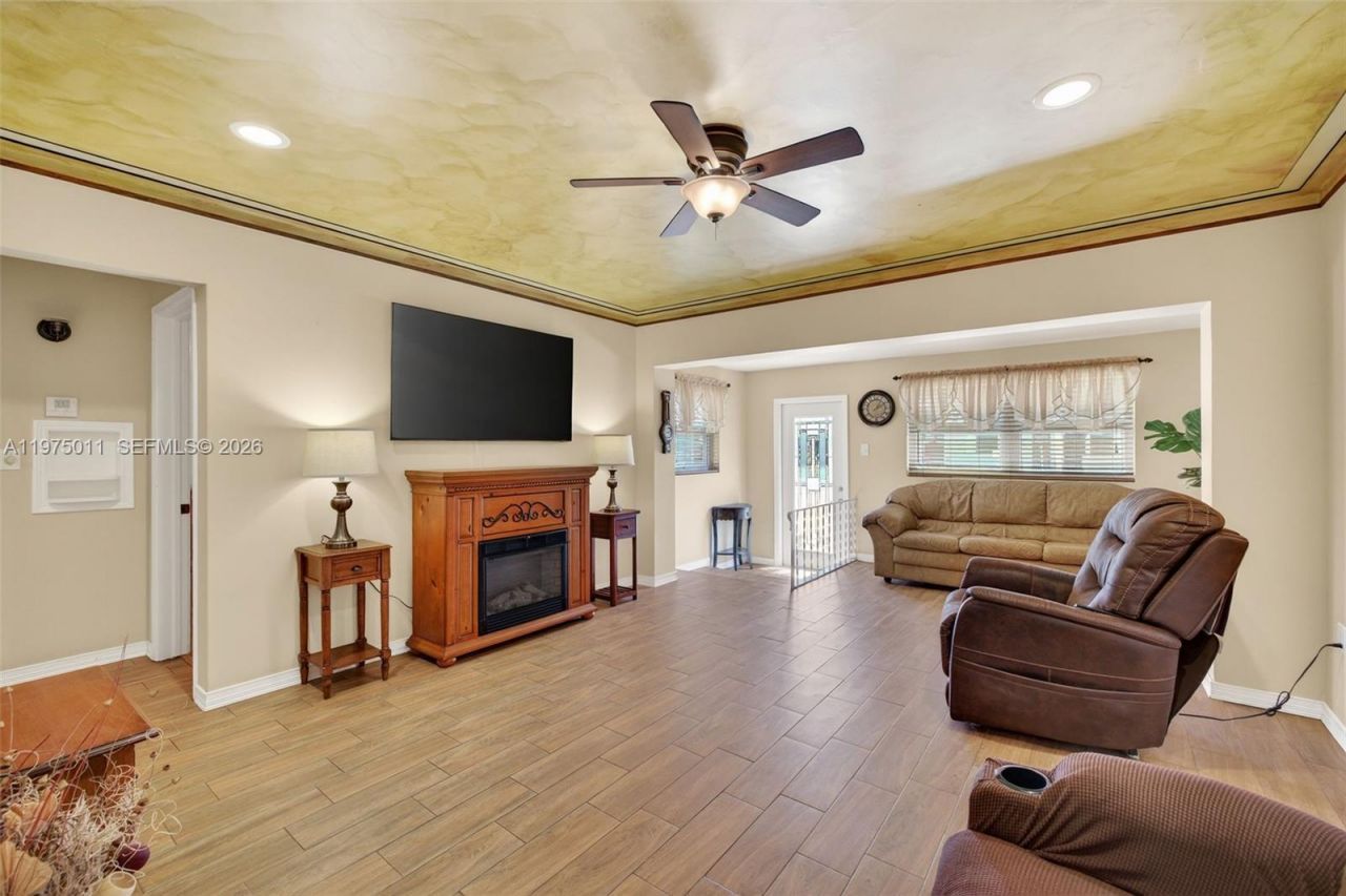 2543 Liberty St , Hollywood, FL 33020 Photo