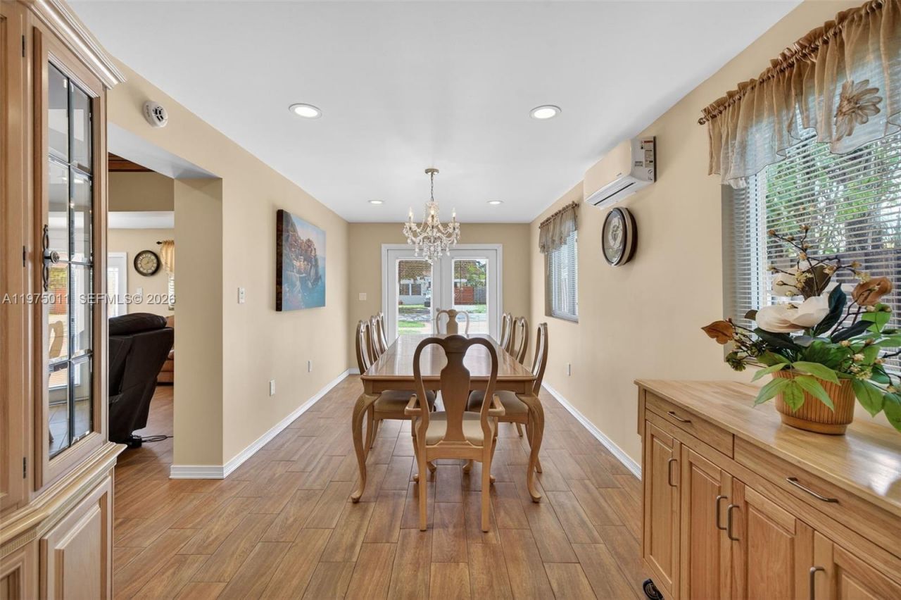 2543 Liberty St , Hollywood, FL 33020 Photo