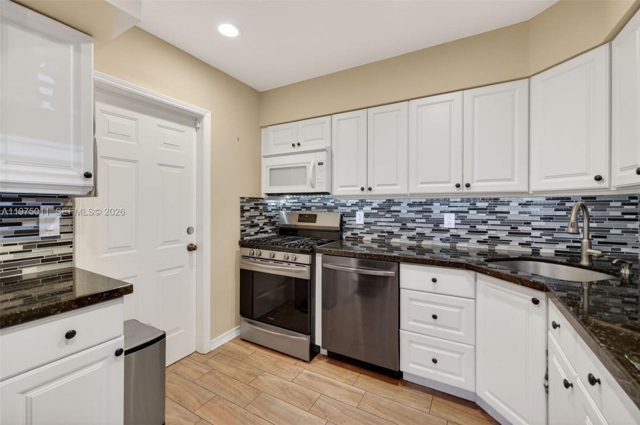 2543 Liberty St , Hollywood, FL 33020 Photo