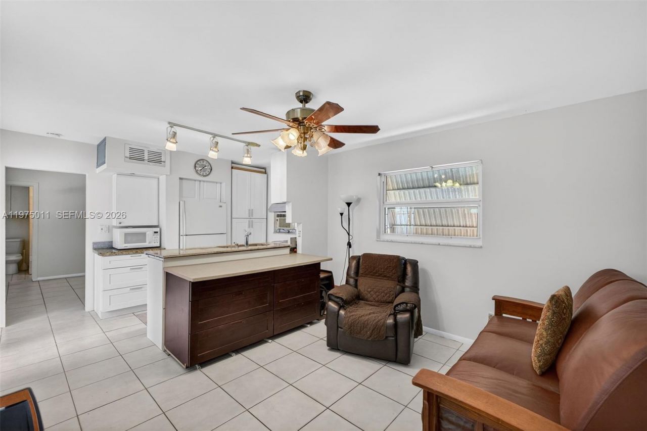 2543 Liberty St, Hollywood, FL 33020 Photo