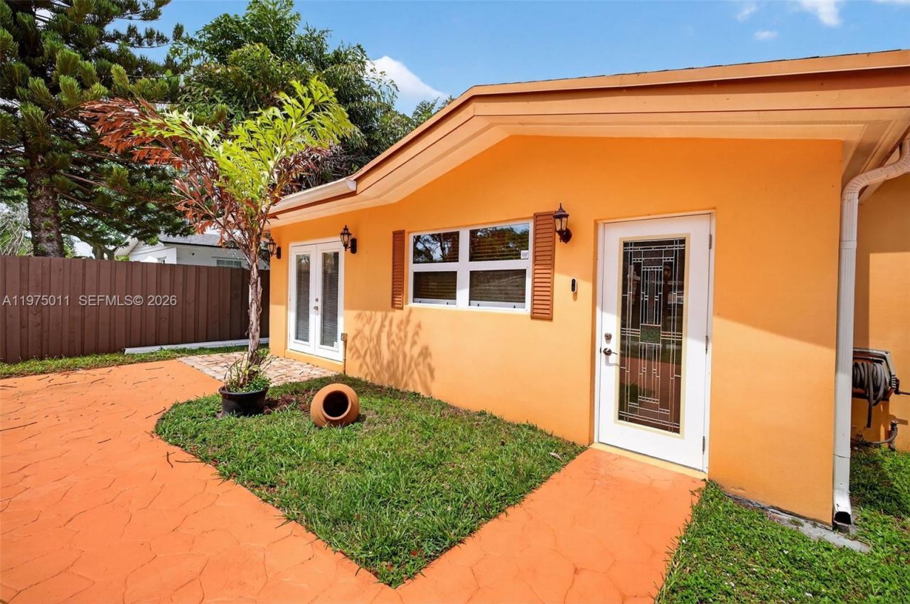 2543 Liberty St, Hollywood, FL 33020 Photo