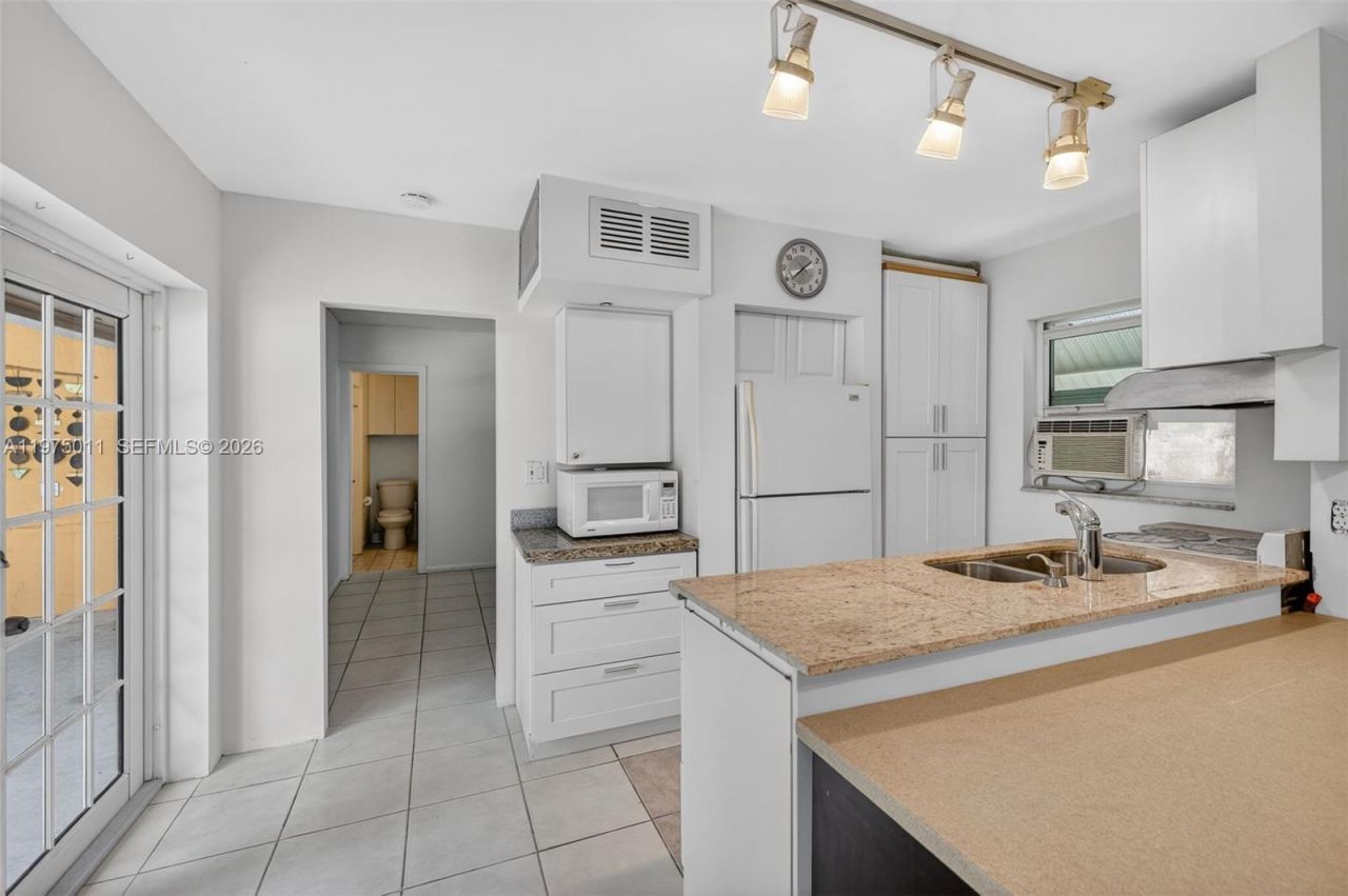 2543 Liberty St, Hollywood, FL 33020 Photo