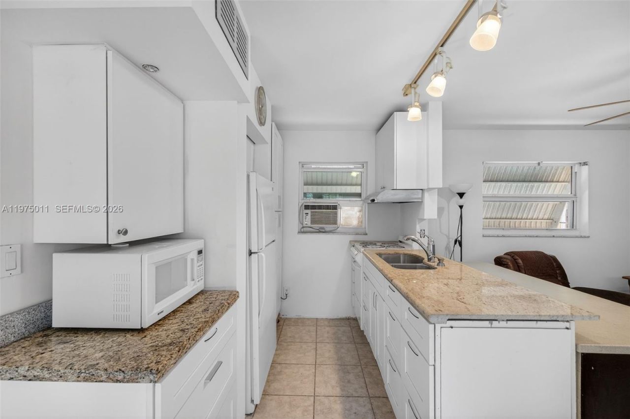 2543 Liberty St, Hollywood, FL 33020 Photo