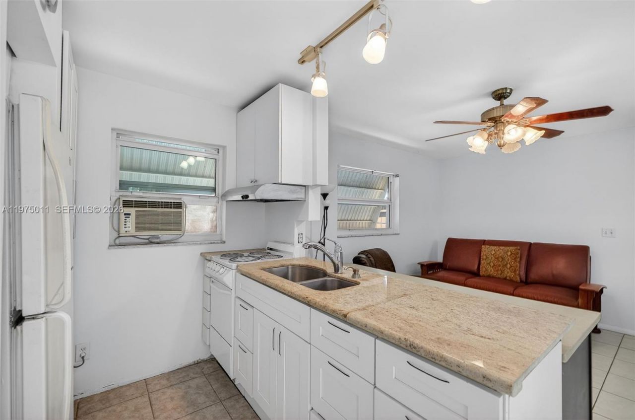 2543 Liberty St, Hollywood, FL 33020 Photo