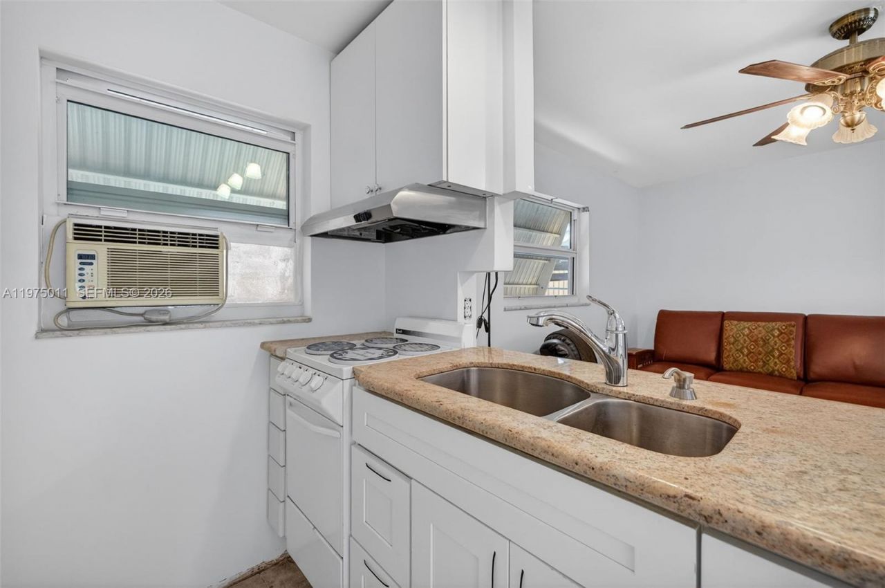 2543 Liberty St, Hollywood, FL 33020 Photo