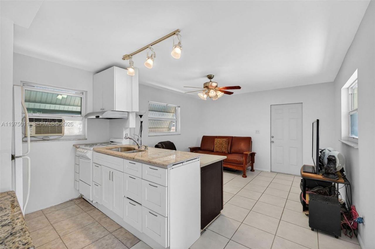 2543 Liberty St, Hollywood, FL 33020 Photo