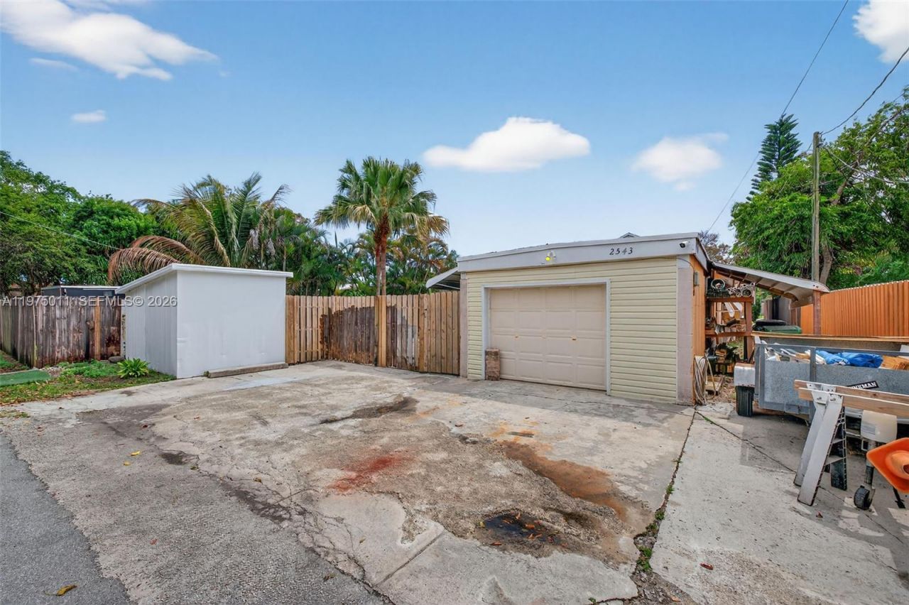 2543 Liberty St , Hollywood, FL 33020 Photo