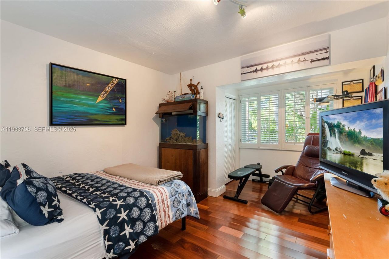 310 Greenwood Dr , Key Biscayne, FL 33149 Photo