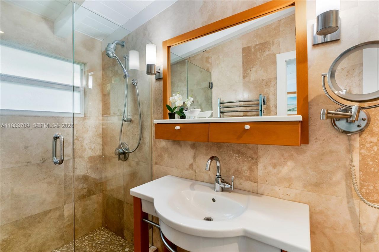 310 Greenwood Dr , Key Biscayne, FL 33149 Photo