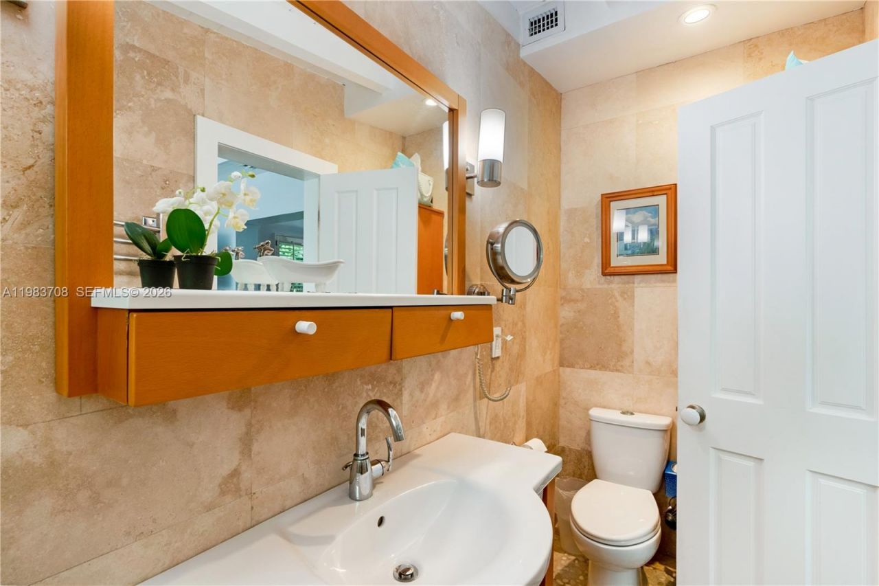 310 Greenwood Dr , Key Biscayne, FL 33149 Photo