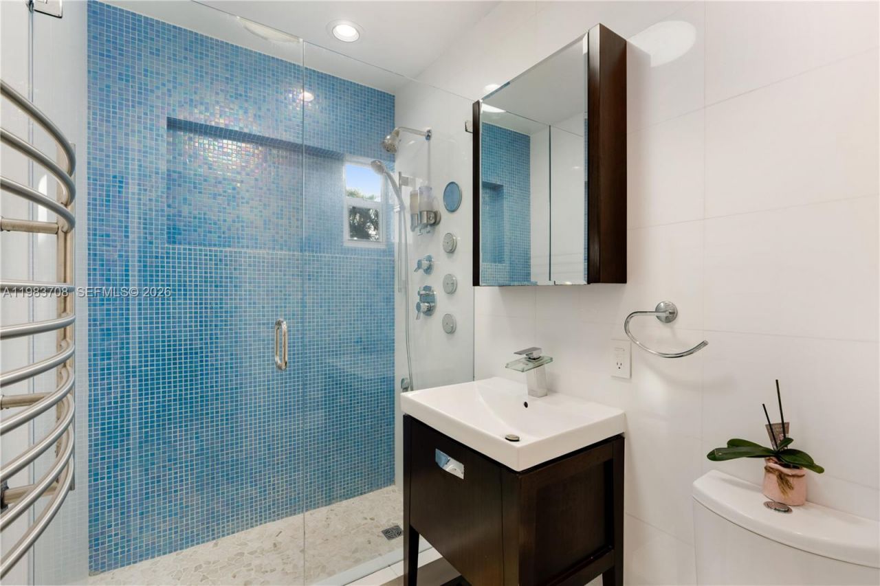 310 Greenwood Dr , Key Biscayne, FL 33149 Photo