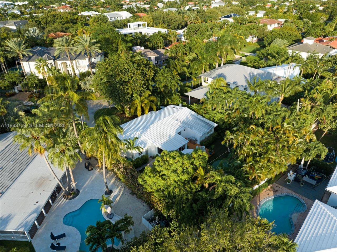 310 Greenwood Dr , Key Biscayne, FL 33149 Photo