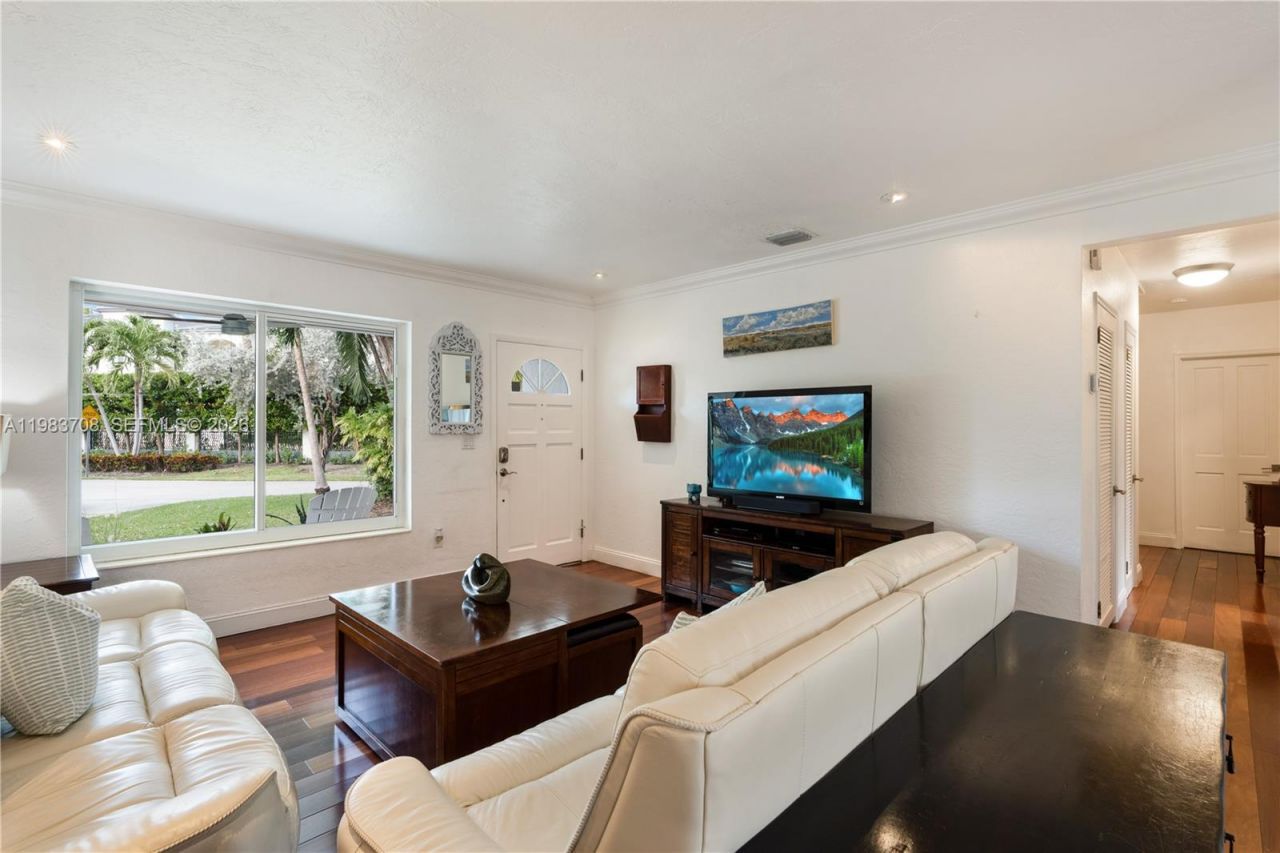 310 Greenwood Dr , Key Biscayne, FL 33149 Photo