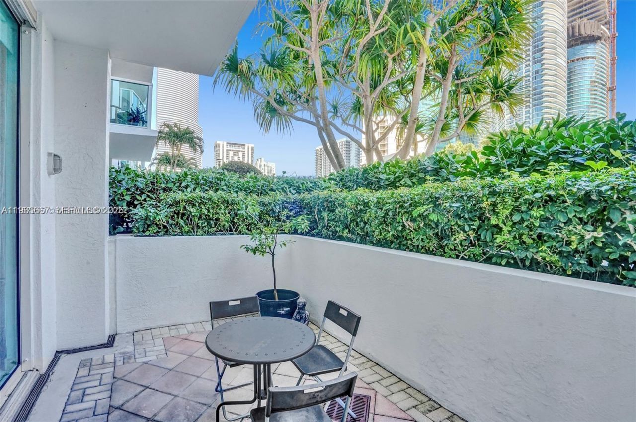 31 SE 5th St, Unit 1110, Miami, FL 33131 Photo
