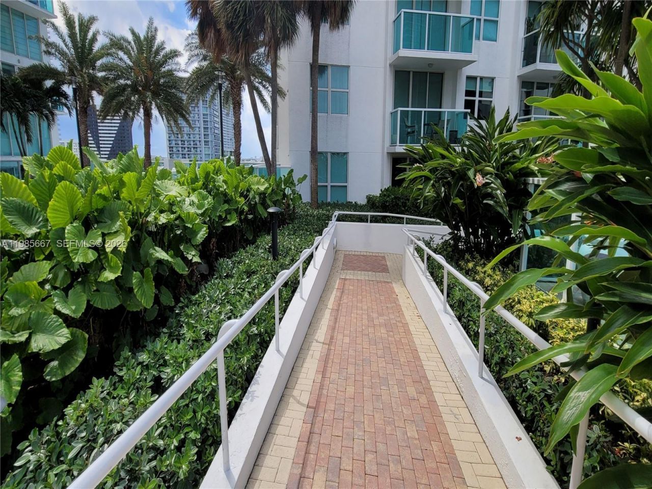 31 SE 5th St, Unit 1110, Miami, FL 33131 Photo
