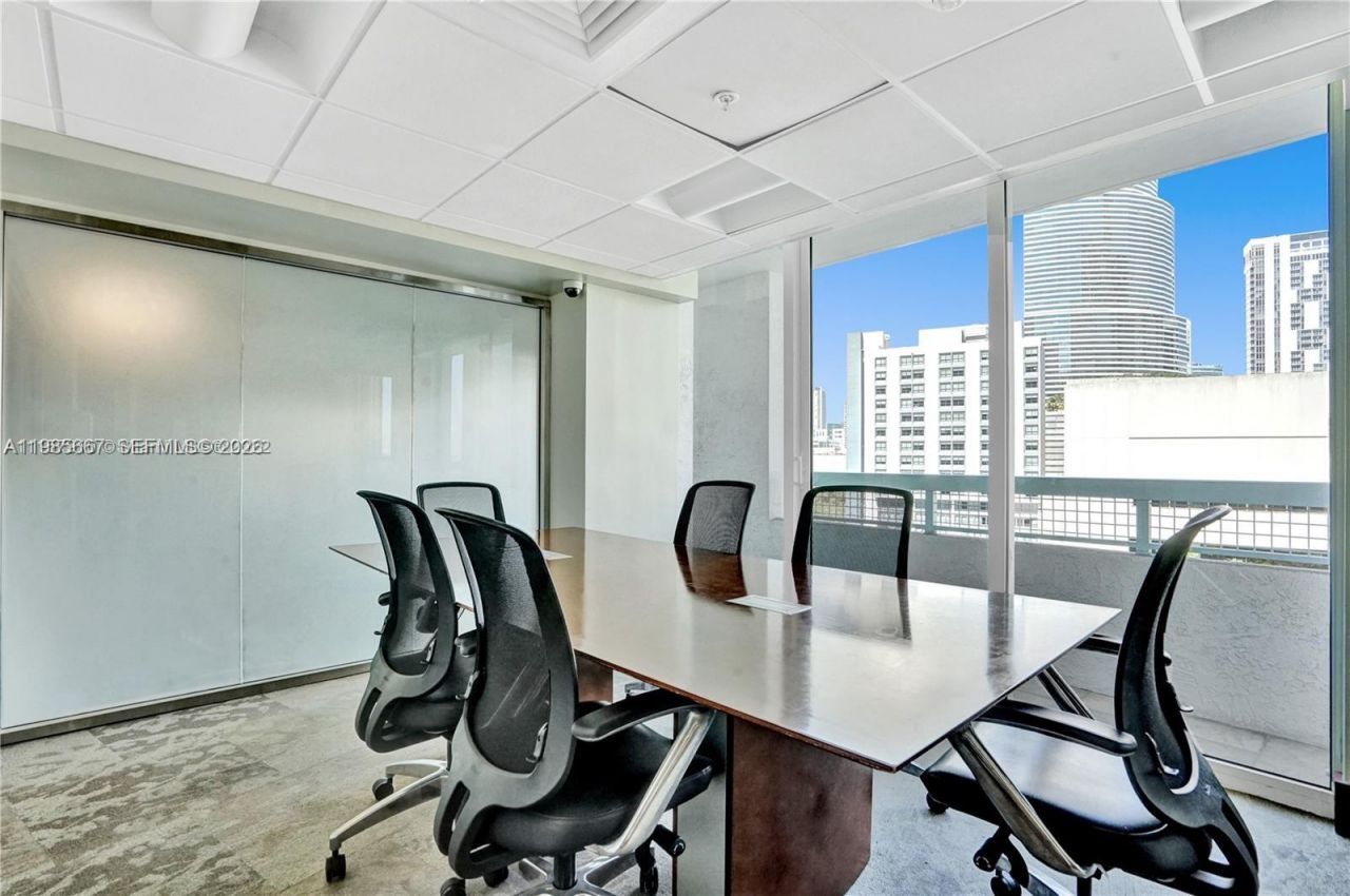 31 SE 5th St, Unit 1110, Miami, FL 33131 Photo