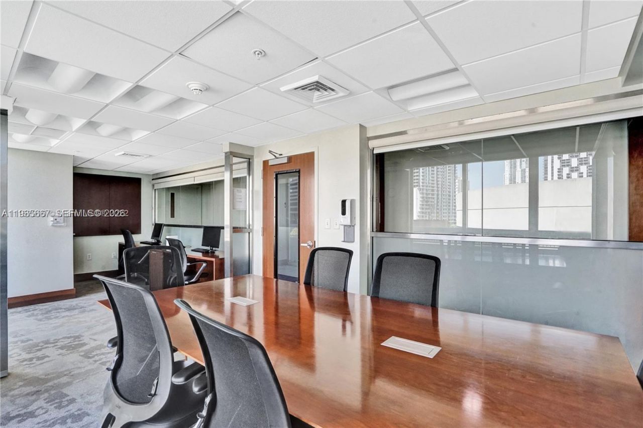 31 SE 5th St, Unit 1110, Miami, FL 33131 Photo