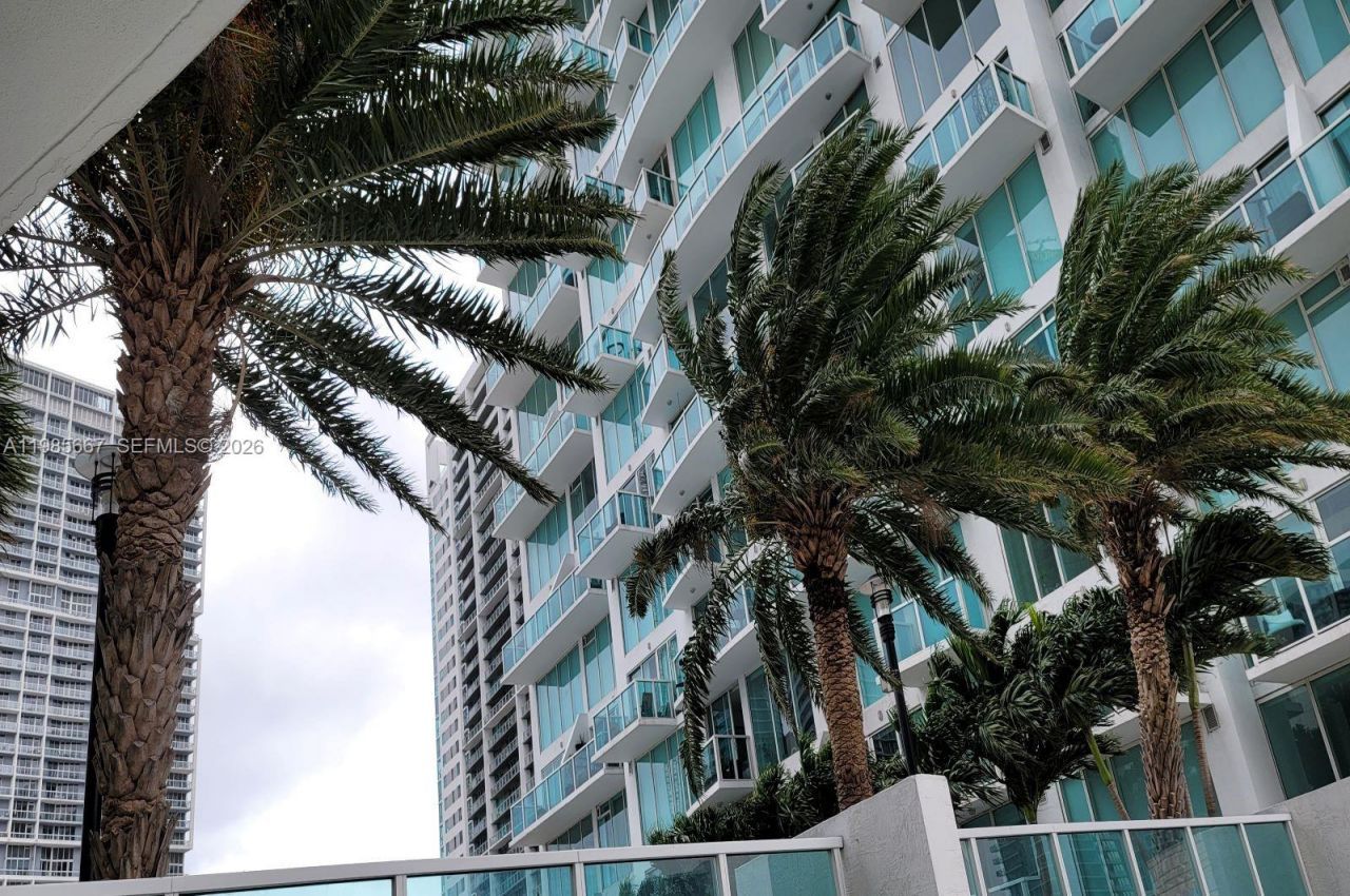31 SE 5th St, Unit 1110, Miami, FL 33131 Photo
