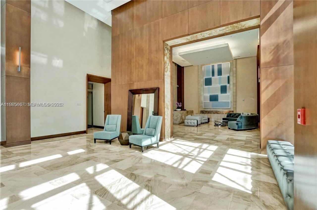 31 SE 5th St, Unit 1110, Miami, FL 33131 Photo