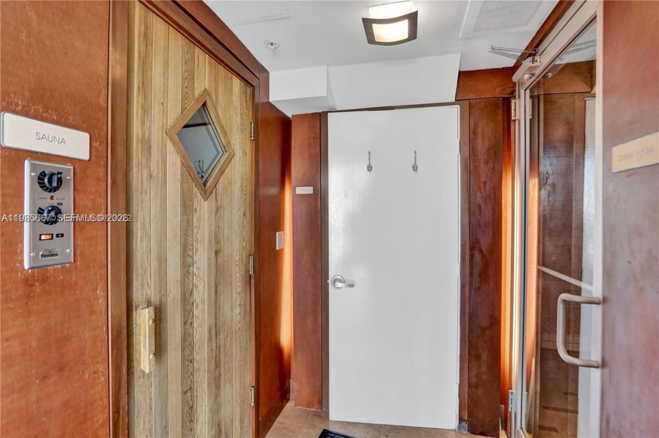 31 SE 5th St, Unit 1110, Miami, FL 33131 Photo