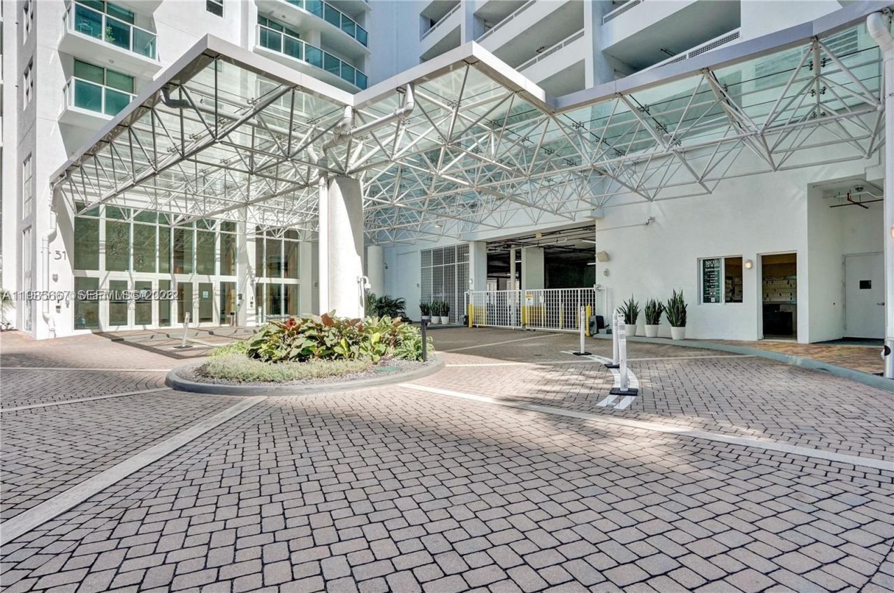 31 SE 5th St, Unit 1110, Miami, FL 33131 Photo