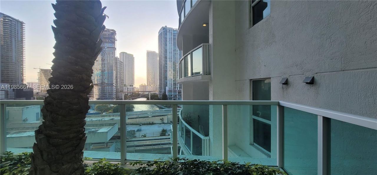 31 SE 5th St, Unit 1110, Miami, FL 33131 Photo